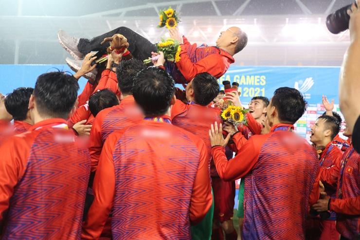 U23 nhận thưởng ít ỏi, không bằng một nửa tuyển nữ Việt Nam-1