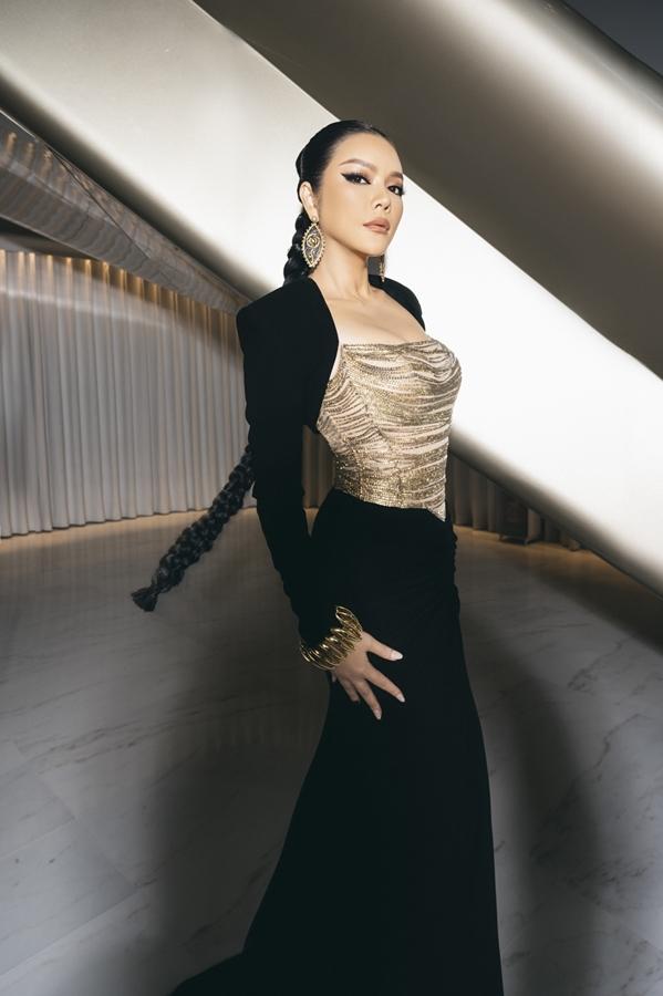 Cannes 2022 ngày 6: Lý Nhã Kỳ chuyển tông, biểu tình lựu đạn khói-2