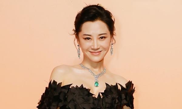 Thánh cô Tiếu Ngạo Giang Hồ lao đao vì scandal tiểu tam, bị cấm sóng-3