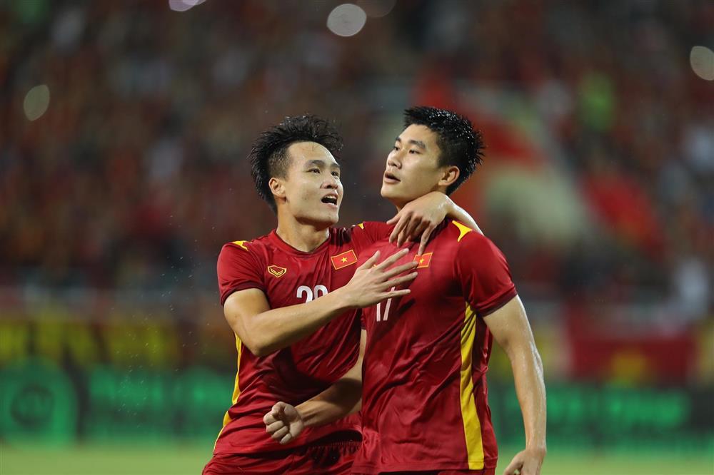 Loạt ảnh ấn tượng về trai đẹp Nhâm Mạnh Dũng trận chung kết Sea Games-6