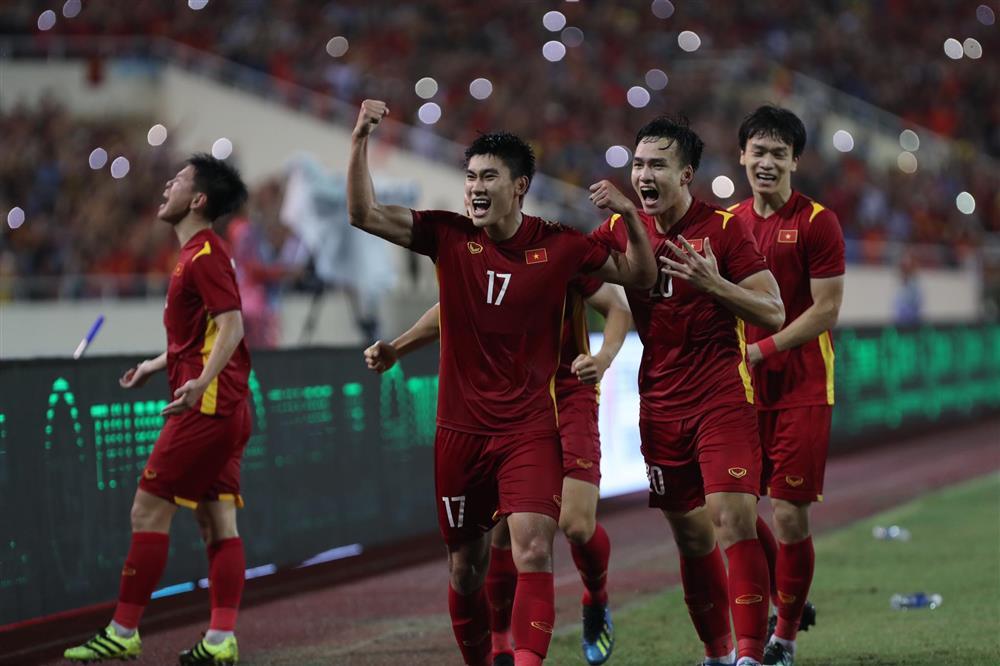 Loạt ảnh ấn tượng về trai đẹp Nhâm Mạnh Dũng trận chung kết Sea Games-4