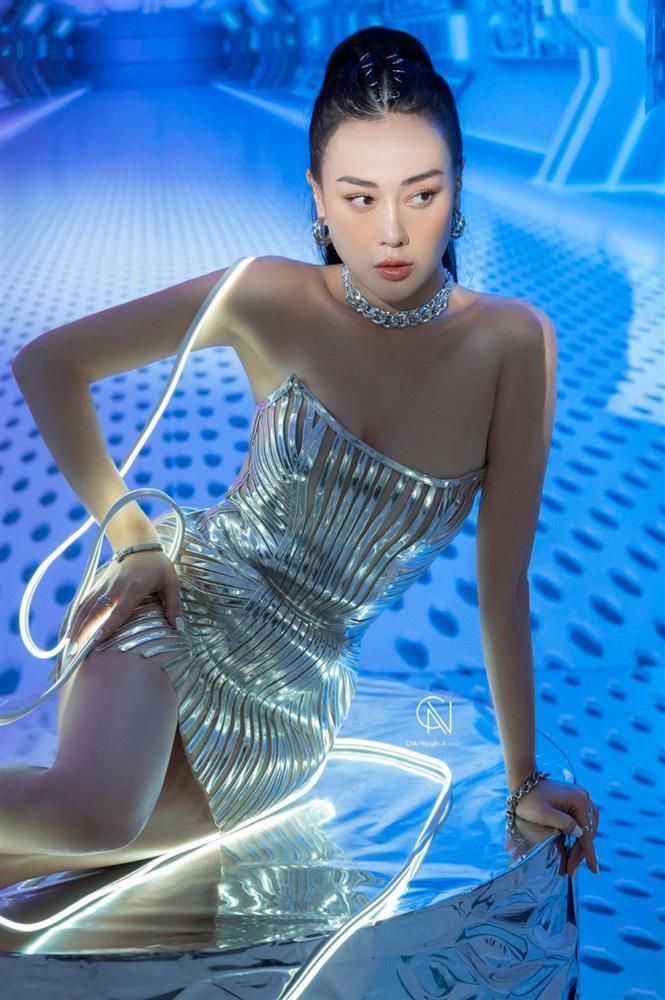 Phương Oanh chặt đẹp Hoa hậu Kỳ Duyên nhờ body đã hết khúc giò?-3