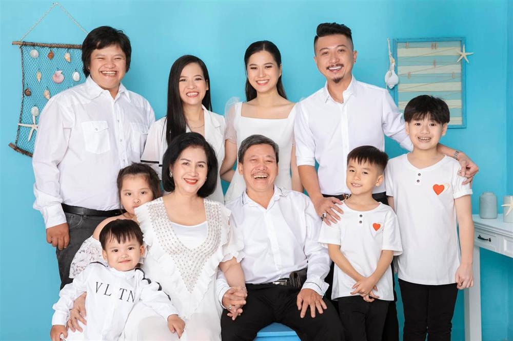 Vietnamese stars today May 23: Lam Vy Da reveals her relationship with her mother-in-law-2