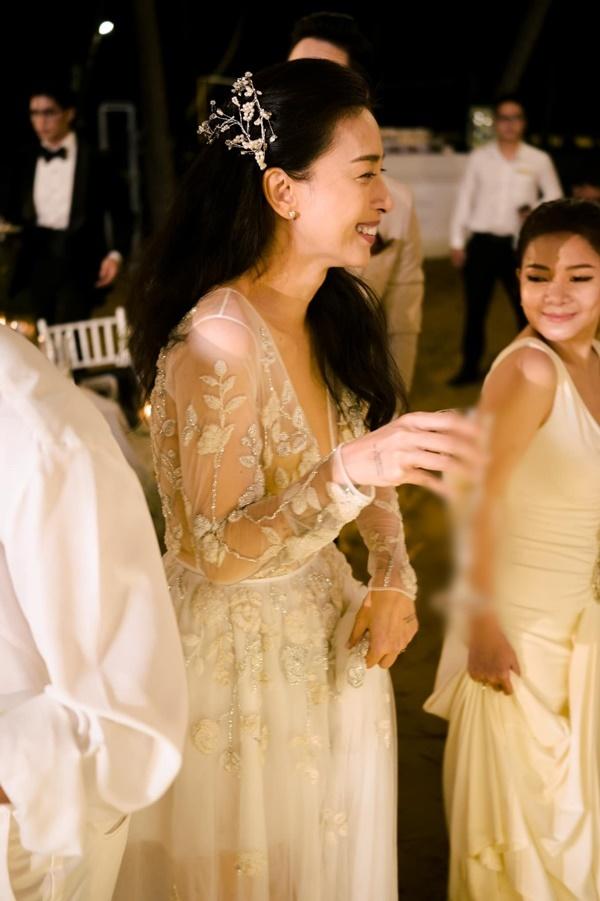 Diệu Nhi đánh dấu chủ quyền với Anh Tú, tiện khoe đôi chân cực phẩm-13