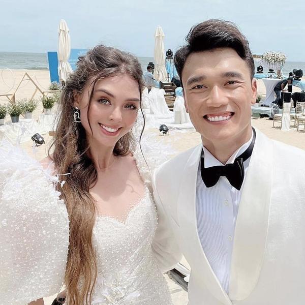 Bùi Tiến Dũng biến lễ cưới thành tiệc mừng Việt Nam vô địch-1