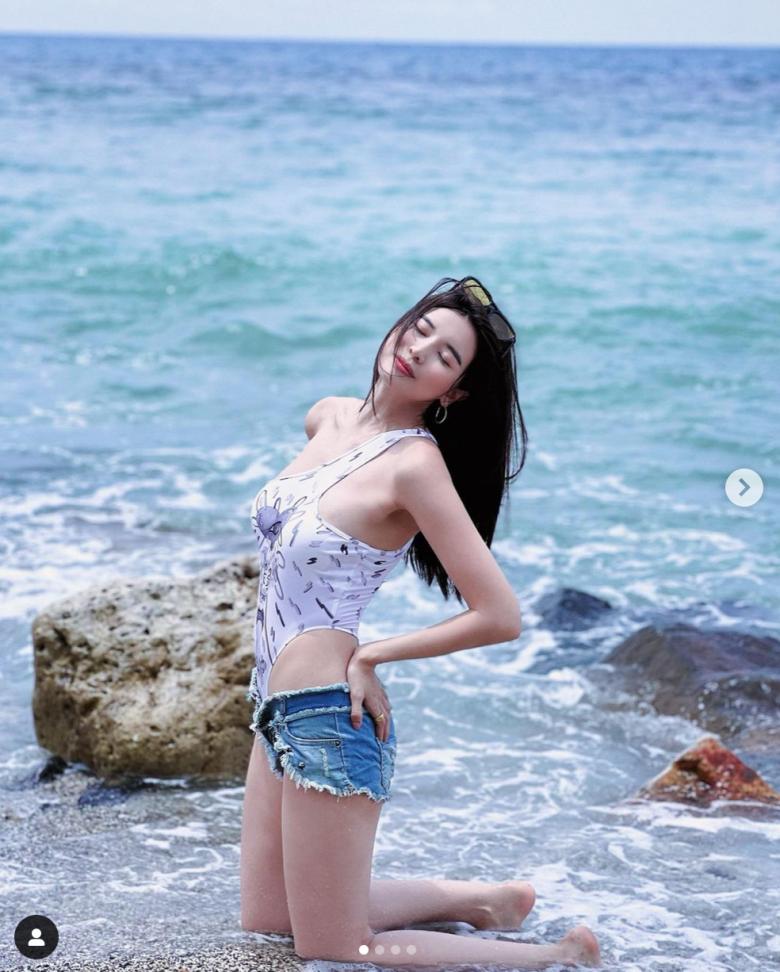 Cao Thái Hà mặc quần gái hư ngắn như đồ lót-1