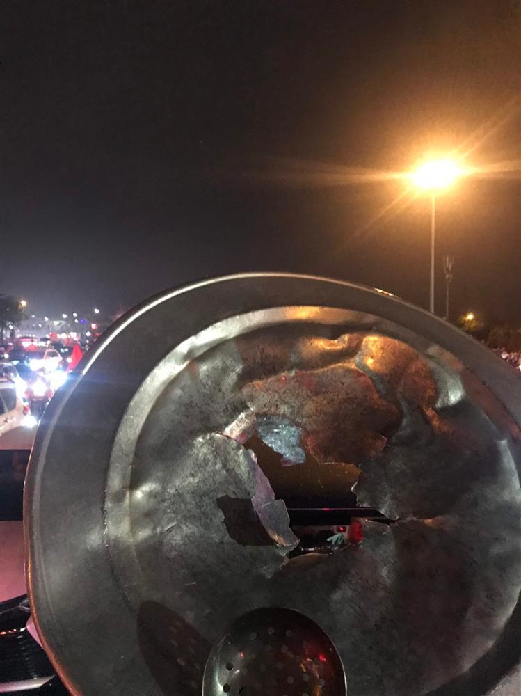 Số phận thê thảm loạt mâm cơm, xoong nồi sau cơn bão vô địch-1