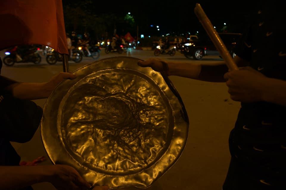 Số phận thê thảm loạt mâm cơm, xoong nồi sau cơn bão vô địch-8