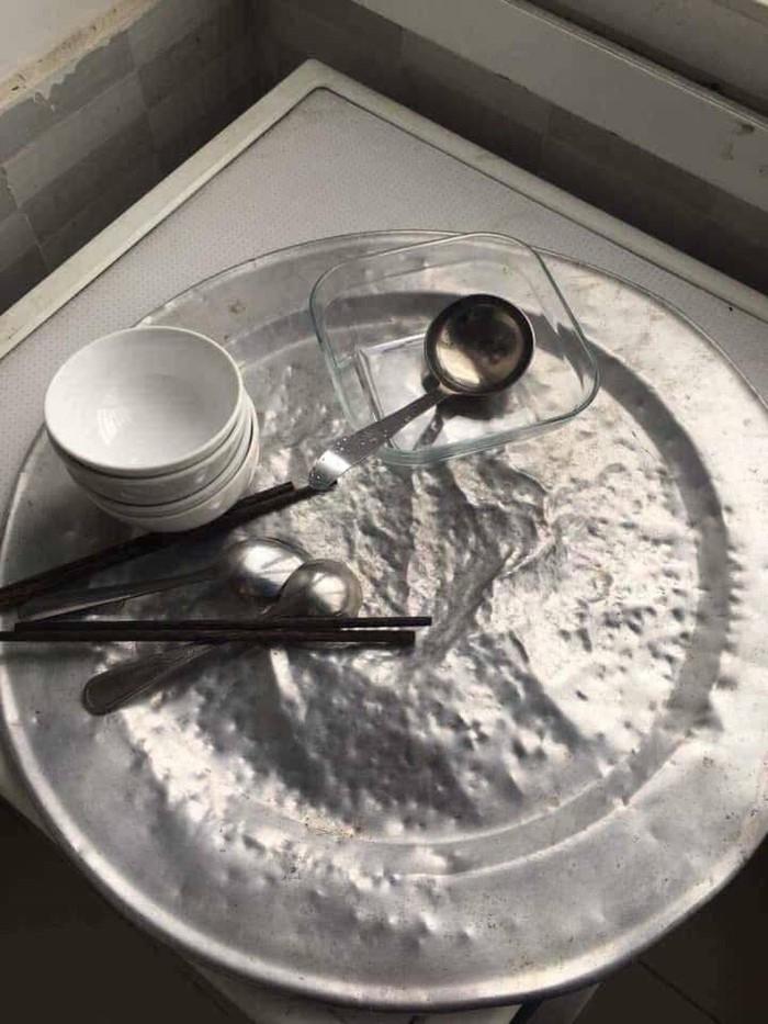 Số phận thê thảm loạt mâm cơm, xoong nồi sau cơn bão vô địch-10