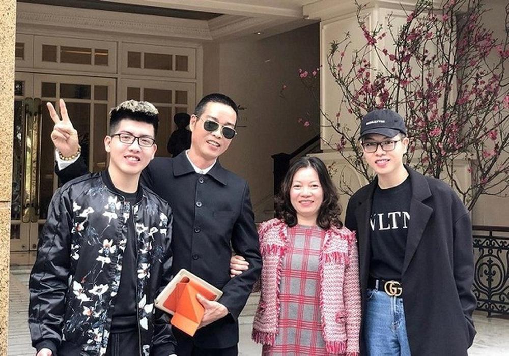 Đức Phúc tung ảnh đi bão, dân mạng chỉ nhìn ông bố bảnh trai-7