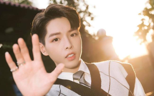 Đức Phúc tung ảnh đi bão, dân mạng chỉ nhìn ông bố bảnh trai-6