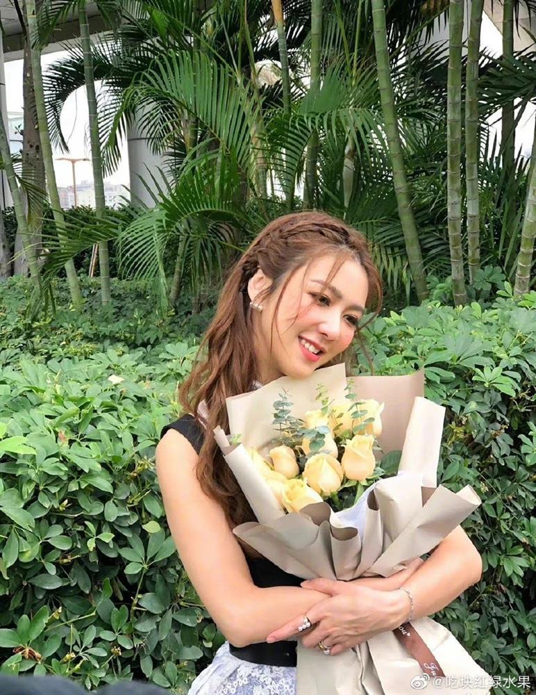 CAM thường chụp vội Tiết Khải Kỳ, nhan sắc thật tuổi 41 ra sao?-2