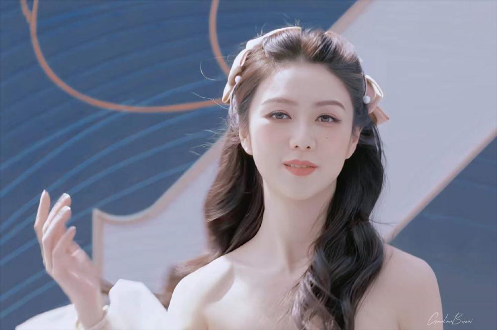 CAM thường chụp vội Tiết Khải Kỳ, nhan sắc thật tuổi 41 ra sao?-5