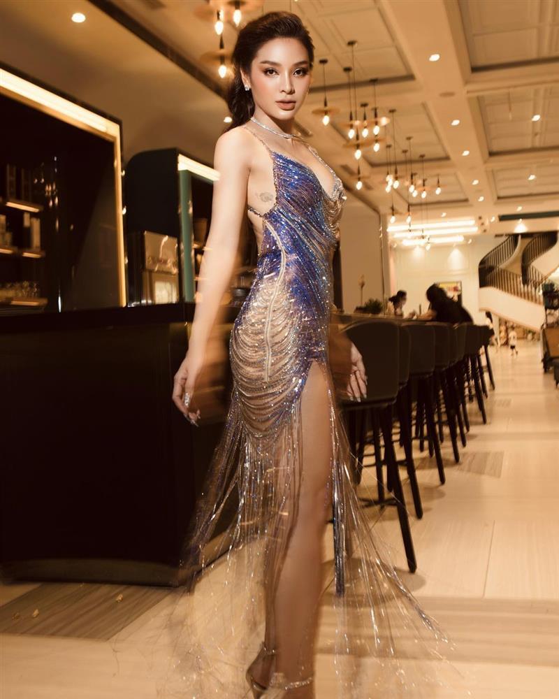 Phuong Trinh Jolie wears a fake Miss Thuy Tien dress?-4