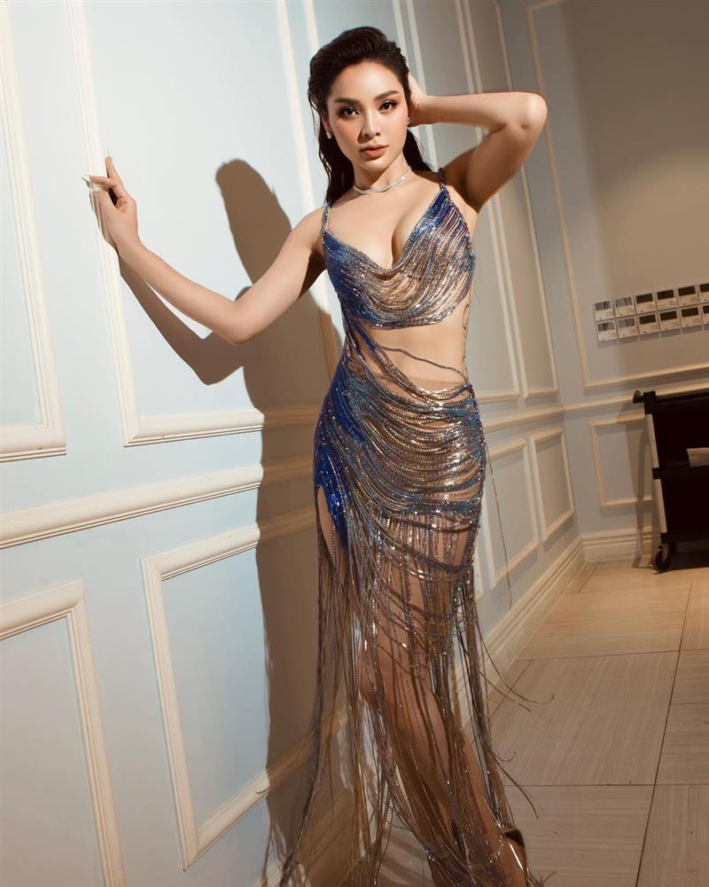 Phuong Trinh Jolie wears a fake Miss Thuy Tien dress?-5