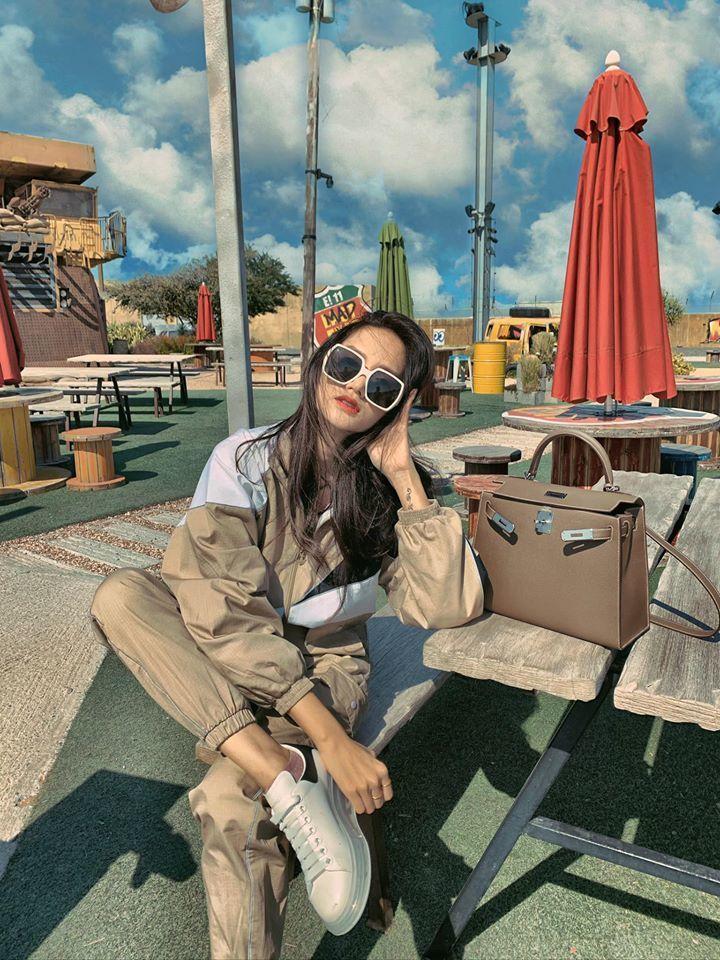 Hương Giang cầm túi 600 triệu mời trộm xơi khiến fan lo nơm nớp-10