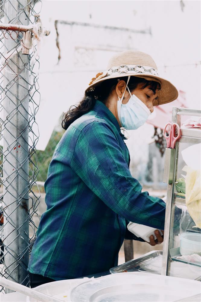 Giá xăng tăng kỷ lục và gánh nặng bão giá đè lên vai người nghèo-2