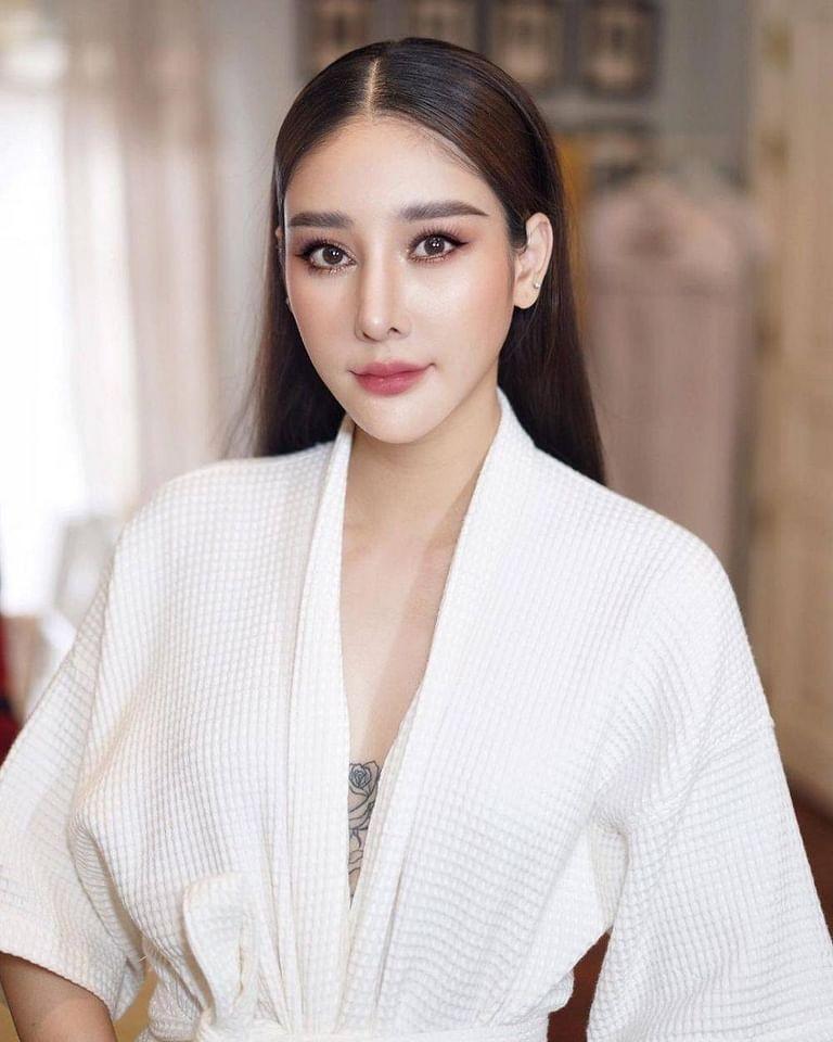 Facebook Tangmo Chiếc Lá Cuốn Bay livestream giữa đêm-1