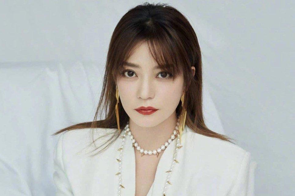 Triệu Vy đăng gì trên mạng xã hội sau gần một năm ở ẩn?-4