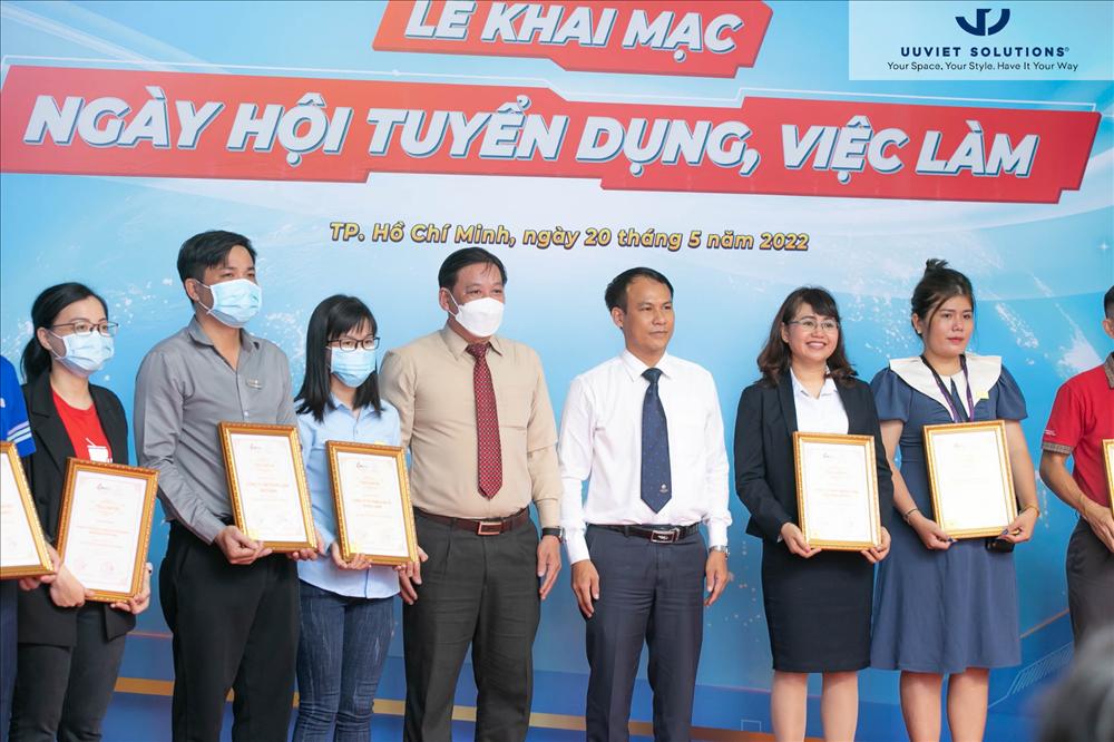 Uuviet Solutions thu hút hàng trăm ứng viên trong Ngày hội tuyển dụng việc làm IUH 2022-1