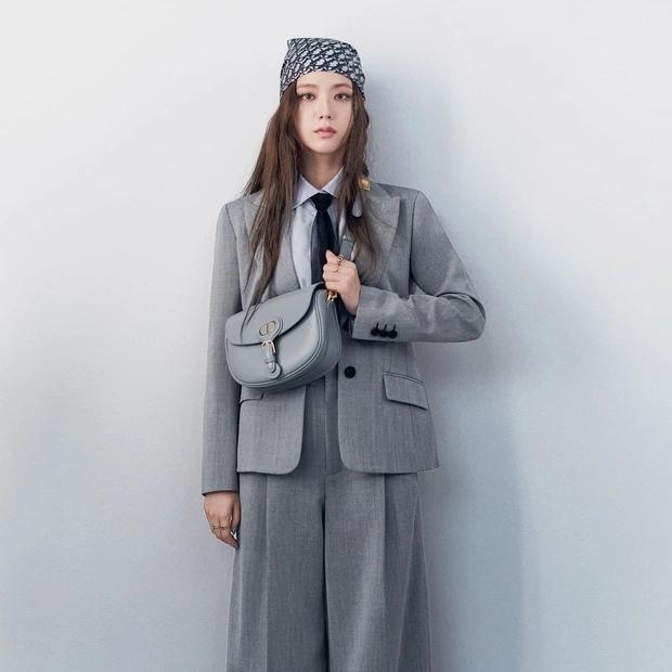 Jisoo: Việc biểu diễn đôi khi giống như một bài kiểm tra hơn là một thứ gì đó vui vẻ-3