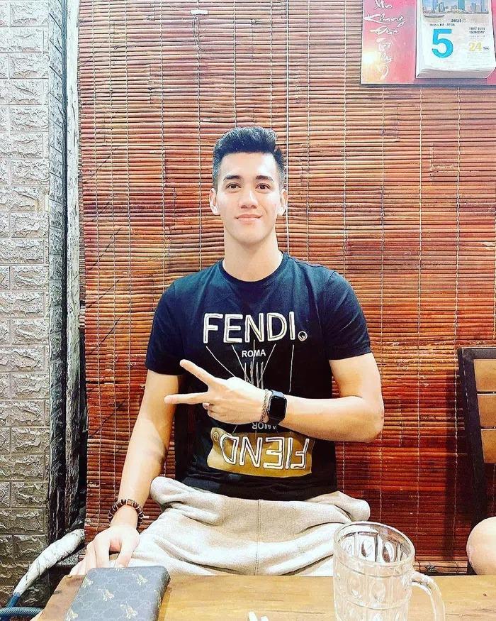 Tiến Linh toàn mặc đồ hiệu-5