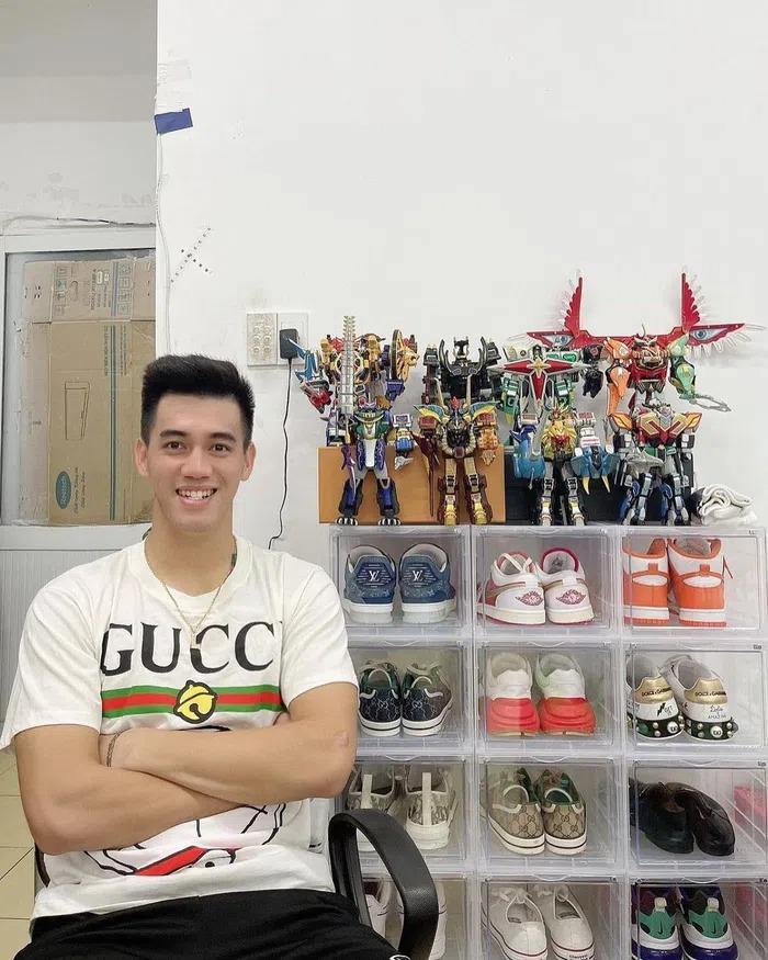 Tiến Linh toàn mặc đồ hiệu-10