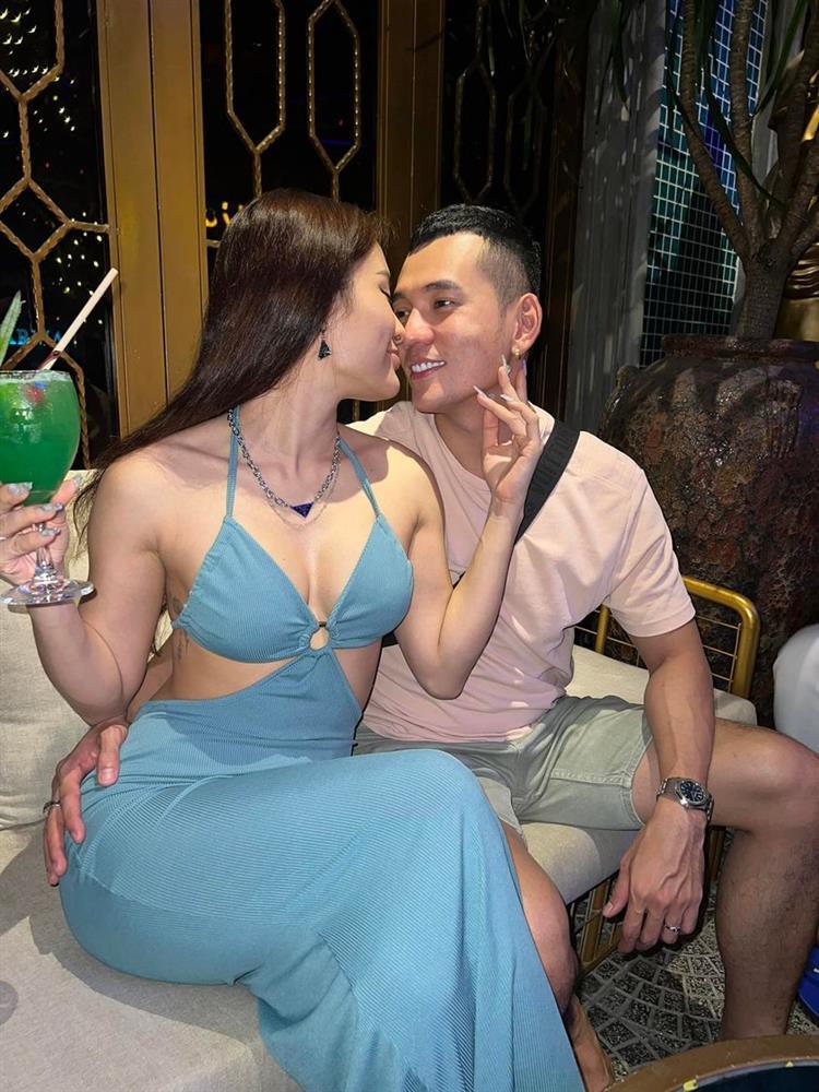 Sao Việt hôm nay 24/5: Vợ Khánh Đơn xúc động vì con riêng của chồng-10