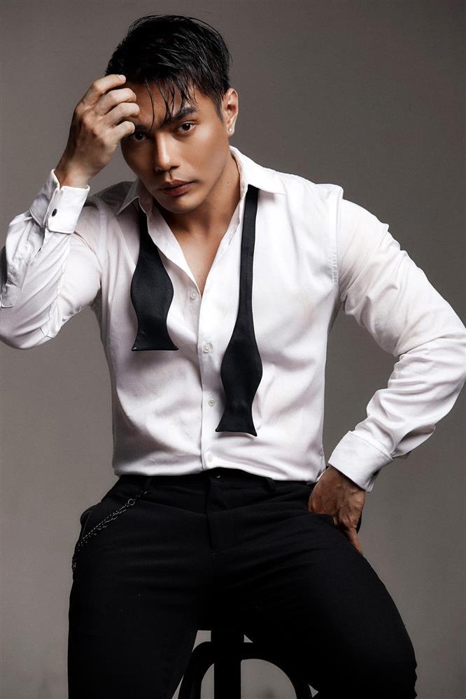 Lê Dương Bảo Lâm nói về chiếc mặt lạ hoắc: Thật, không phải app-10