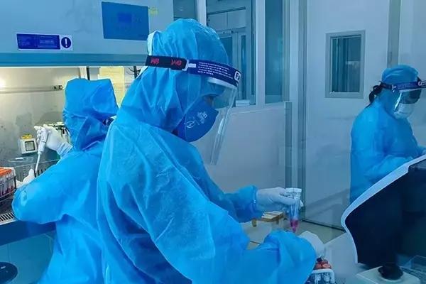 Thêm 1.323 ca COVID-19, Hà Nội có 321 ca, chỉ còn 216 F0 nặng-1