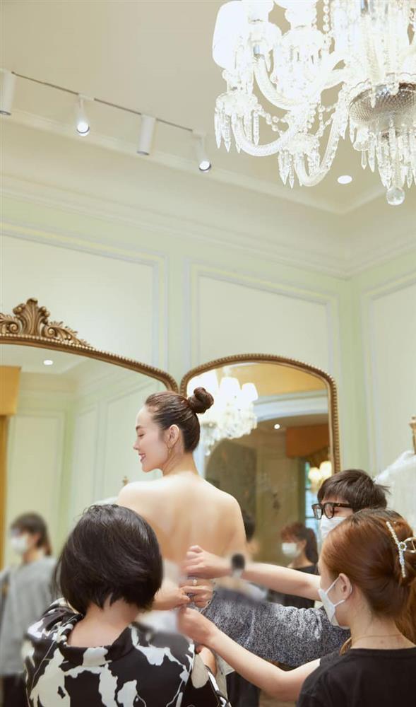 Hội chị em chuẩn bị tiết mục quậy banh đám cưới Minh Hằng-1