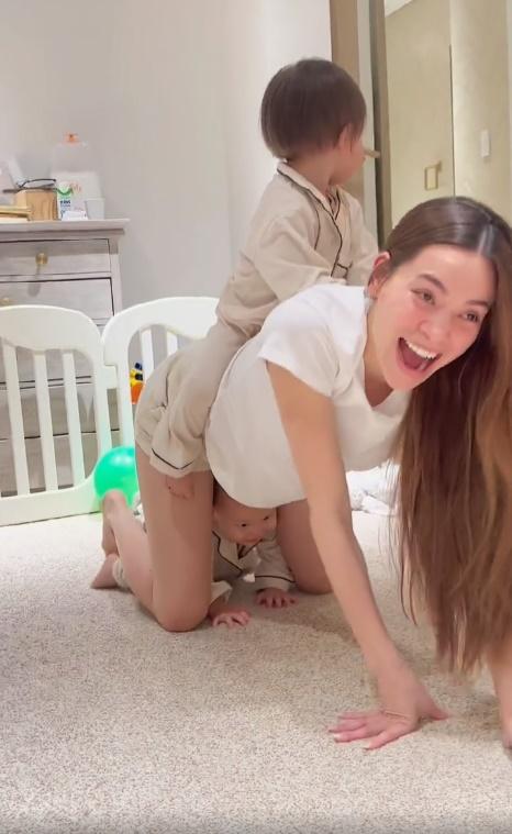 Hồ Ngọc Hà khi ở nhà làm mẹ bỉm sữa: Ăn mặc giản dị, cực lầy lội-3