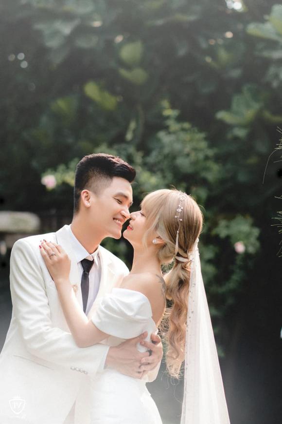 Mac Van Khoa and his wife show off their wedding photos, surprise the beauty of the bride-3