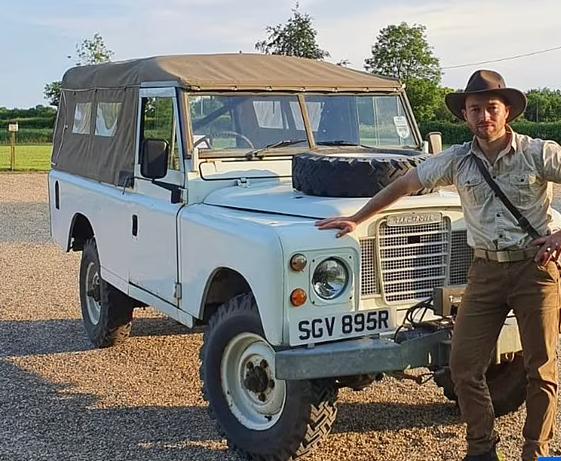 Kho báu hàng trăm đồng tiền cổ được phát hiện ở Anh-2