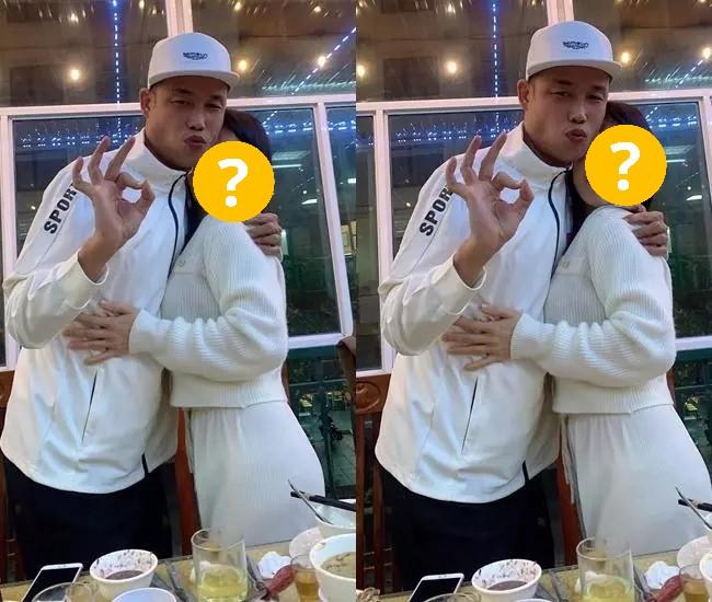 Hiệp Gà khoe người yêu, mỗi lần một cô gái khác nhau-4