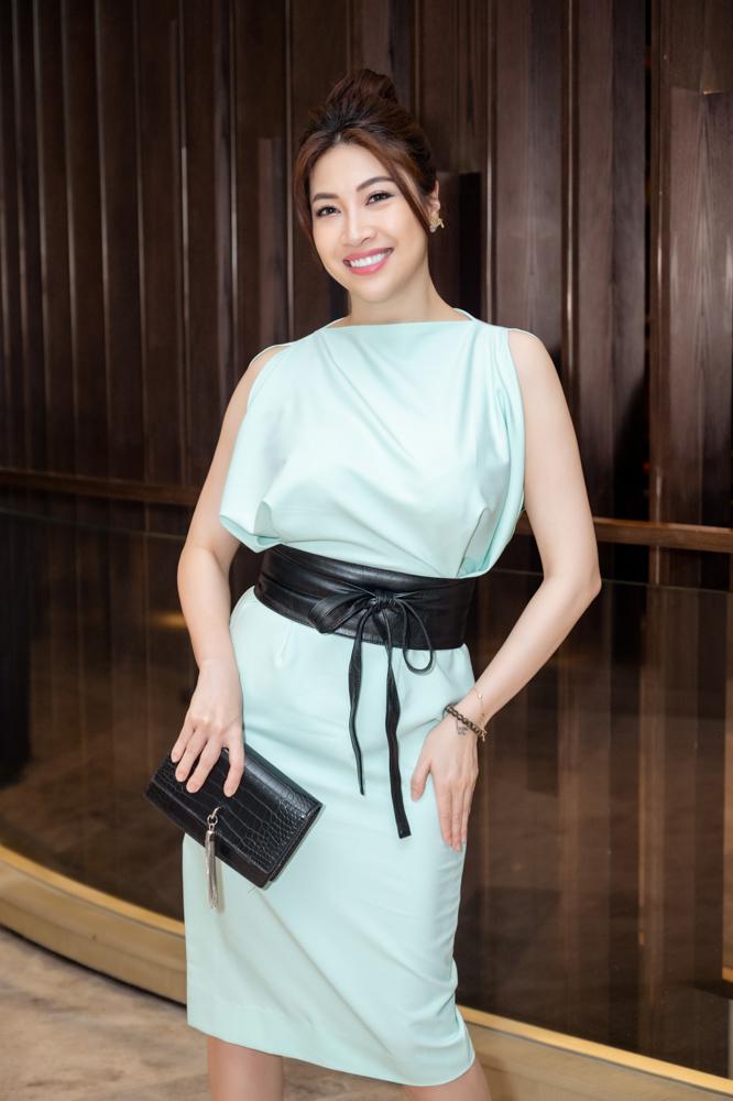 Hoa hậu Trân Đài lộ nhan sắc thật khi dự event Võ Việt Chung-6