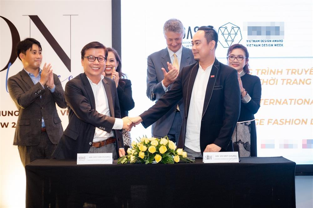 Hoa hậu Trân Đài lộ nhan sắc thật khi dự event Võ Việt Chung-15