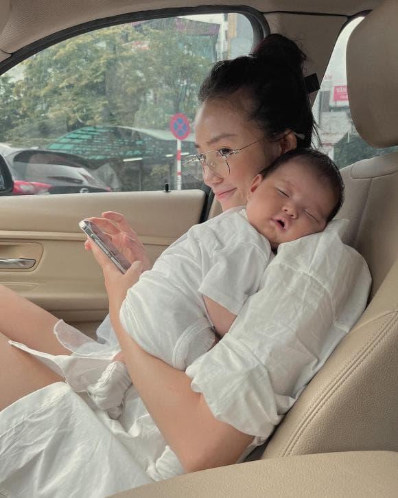 Salim đáp trả khi bị phán xét về chuyện đăng ảnh con gái-4