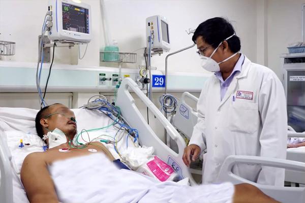 Người đàn ông ngưng tim nhiều lần vì điện giật-1