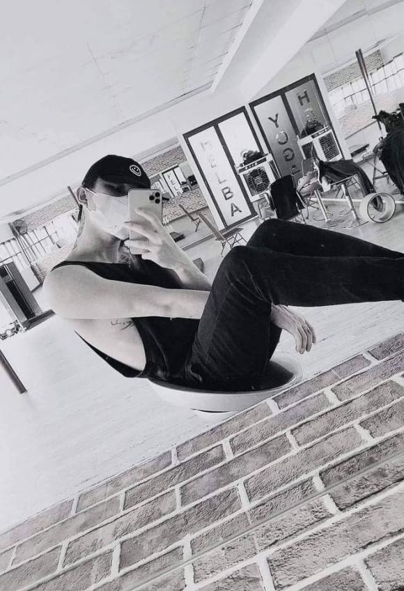 Jack bị chê body như lá lúa khi uốn éo trong phòng gym-2