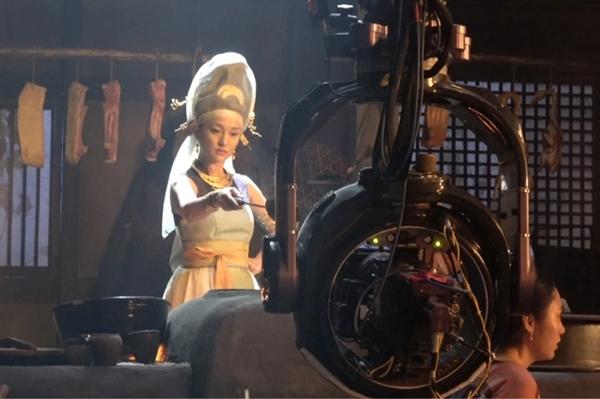 Tạo hình cổ trang kỳ quái của mỹ nhân Châu Tấn-8