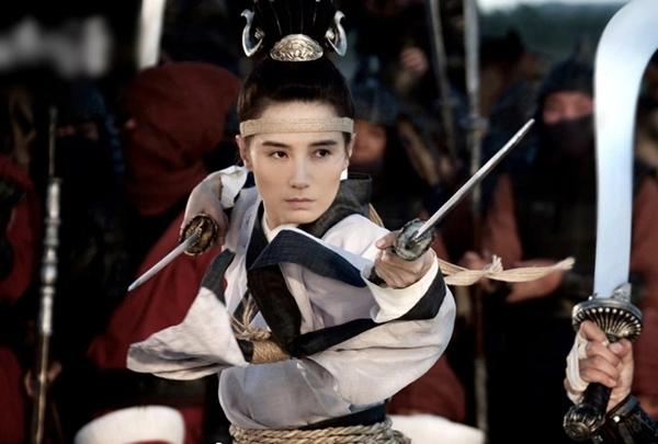 Tạo hình cổ trang kỳ quái của mỹ nhân Châu Tấn-11