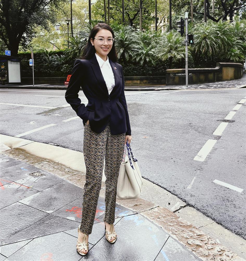 Yêu thiếu gia Phillip Nguyễn, Linh Rin đi mãi 1 đôi giày cao gót-8