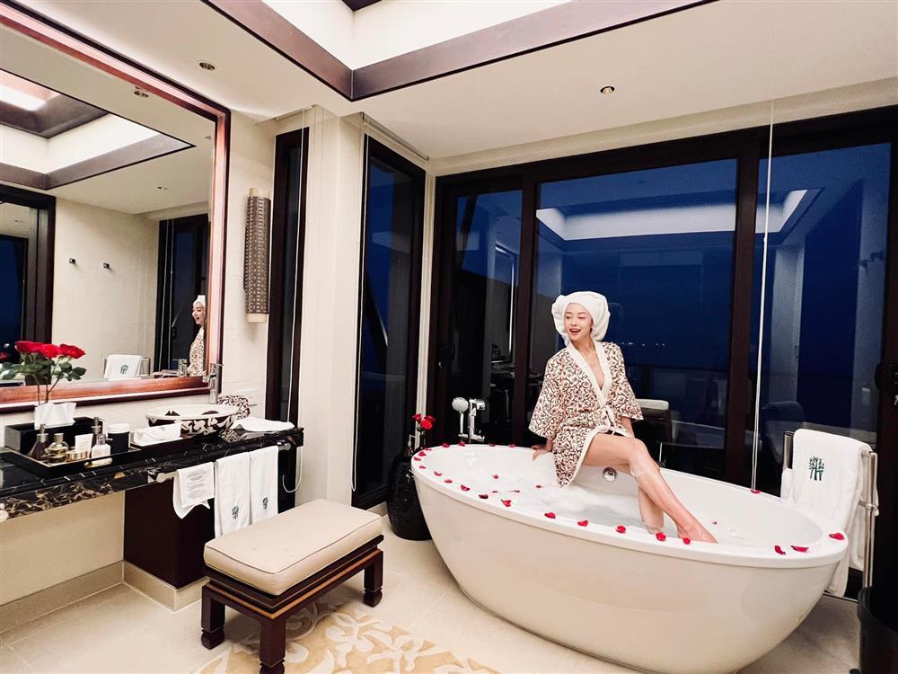 Sao Việt hôm nay 25/5: Bảo mẫu nghĩ tới ngày xa con gái Mai Phương-6