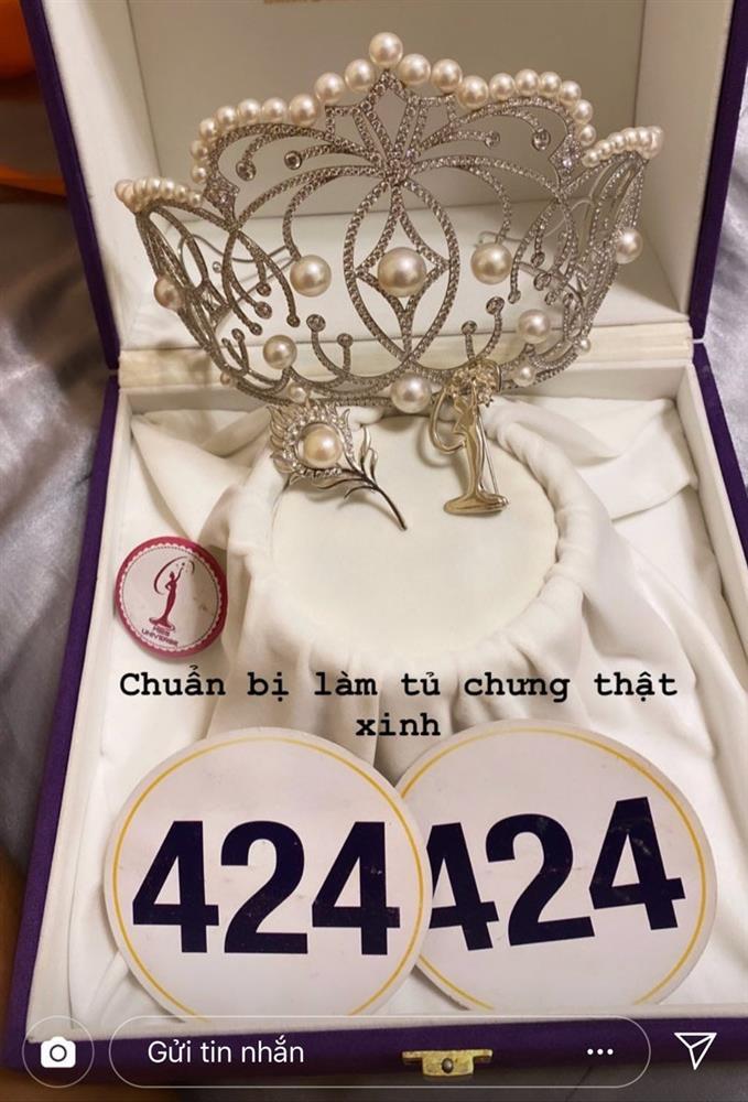 HHen Niê khoe 2 vương miện y hệt: Cách nào tìm hàng xịn?-3