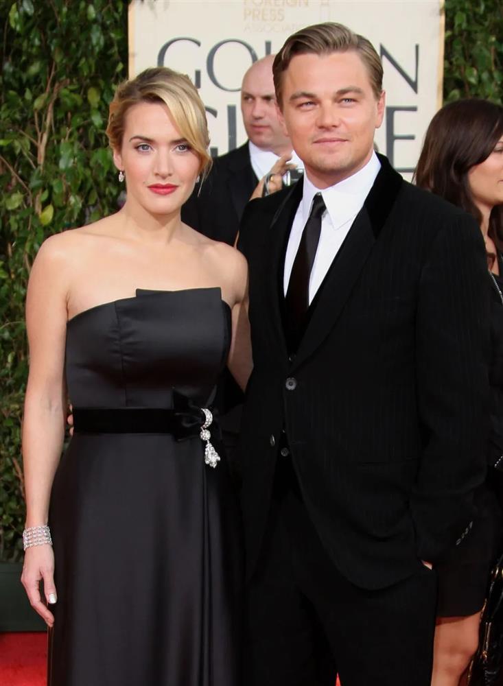 Leonardo DiCaprio and his love relationship with Rose Titanic-11
