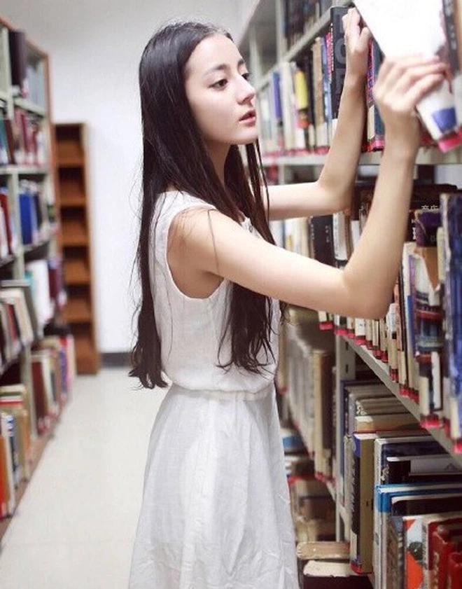 Nhan sắc Địch Lệ Nhiệt Ba 13 năm trước có gì nổi bật?-9