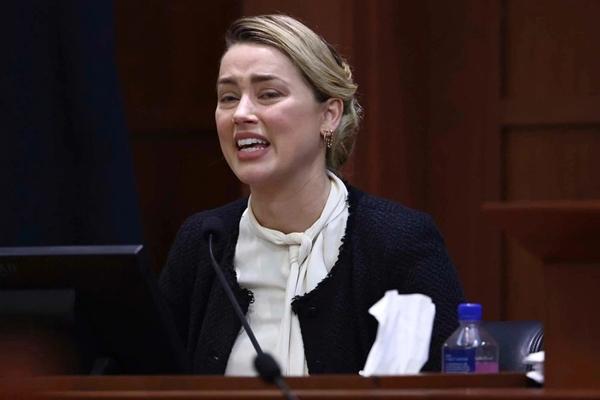 Amber Heard's situation is like a medieval criminal-4
