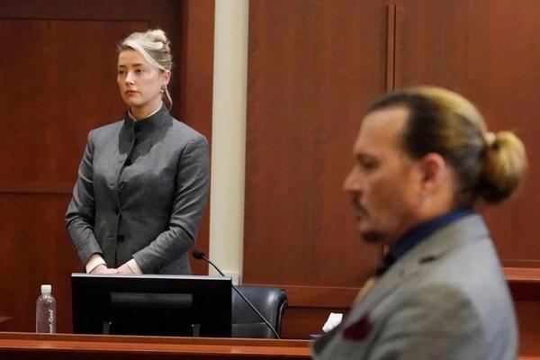 Tình cảnh của Amber Heard giống tội phạm thời trung cổ-5