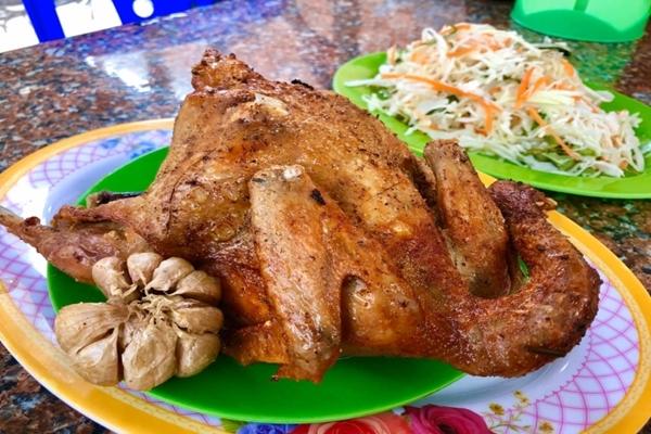 Chicken marinated with strange spices in An Giang, wait an hour to enjoy